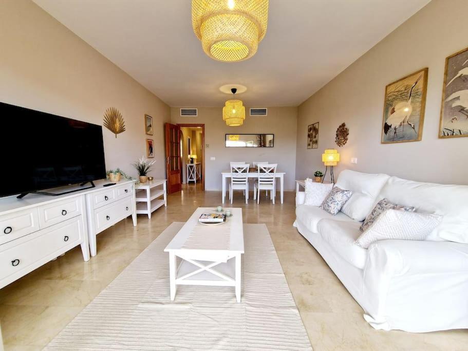 Royal Golf View: 2Br, Pools & Ac Sitio de Calahonda Exterior foto