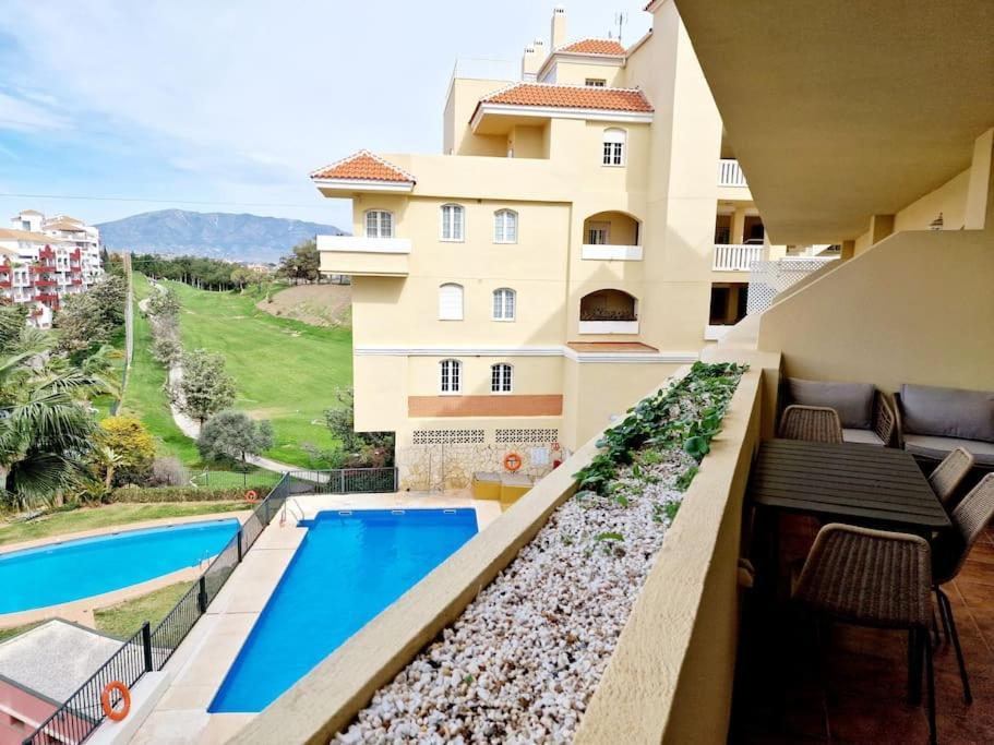 Royal Golf View: 2Br, Pools & Ac Sitio de Calahonda Exterior foto