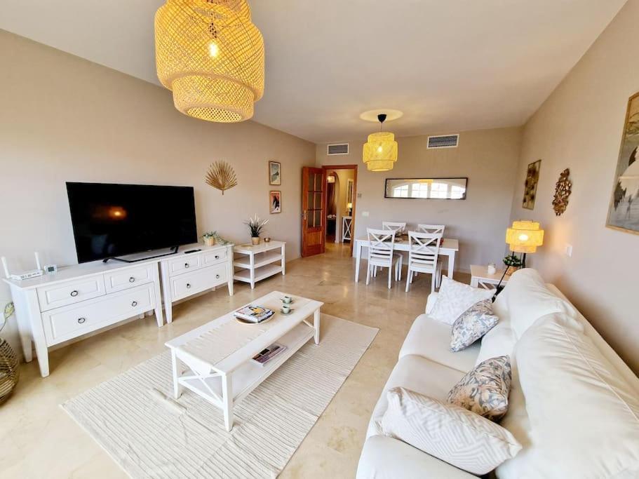 Royal Golf View: 2Br, Pools & Ac Sitio de Calahonda Exterior foto