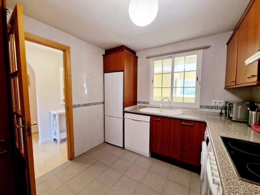 Royal Golf View: 2Br, Pools & Ac Sitio de Calahonda Exterior foto