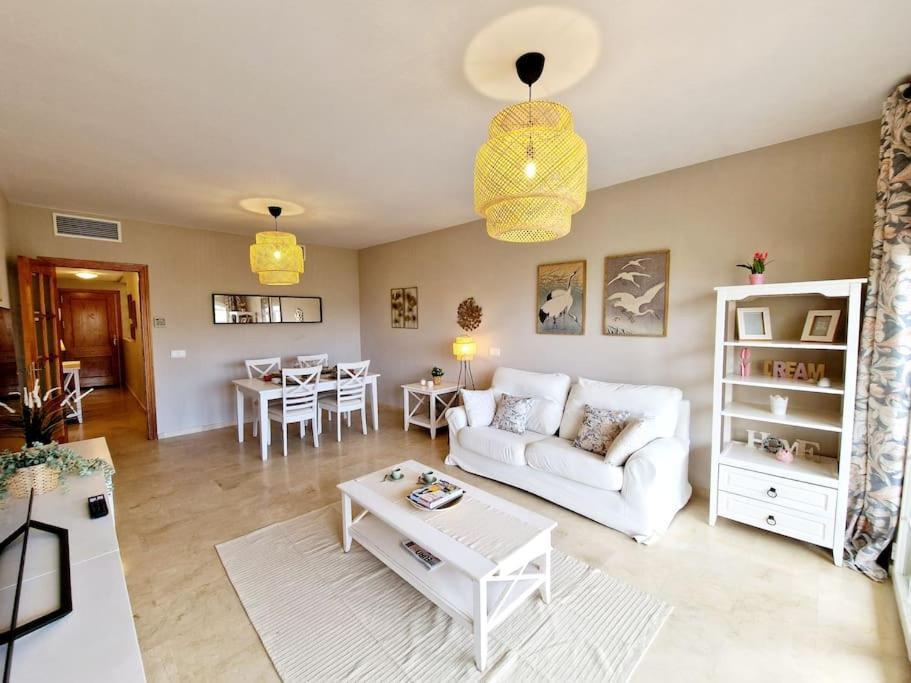 Royal Golf View: 2Br, Pools & Ac Sitio de Calahonda Exterior foto