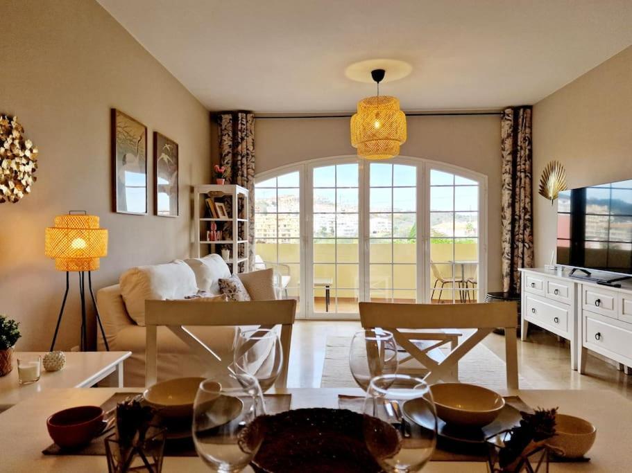 Royal Golf View: 2Br, Pools & Ac Sitio de Calahonda Exterior foto