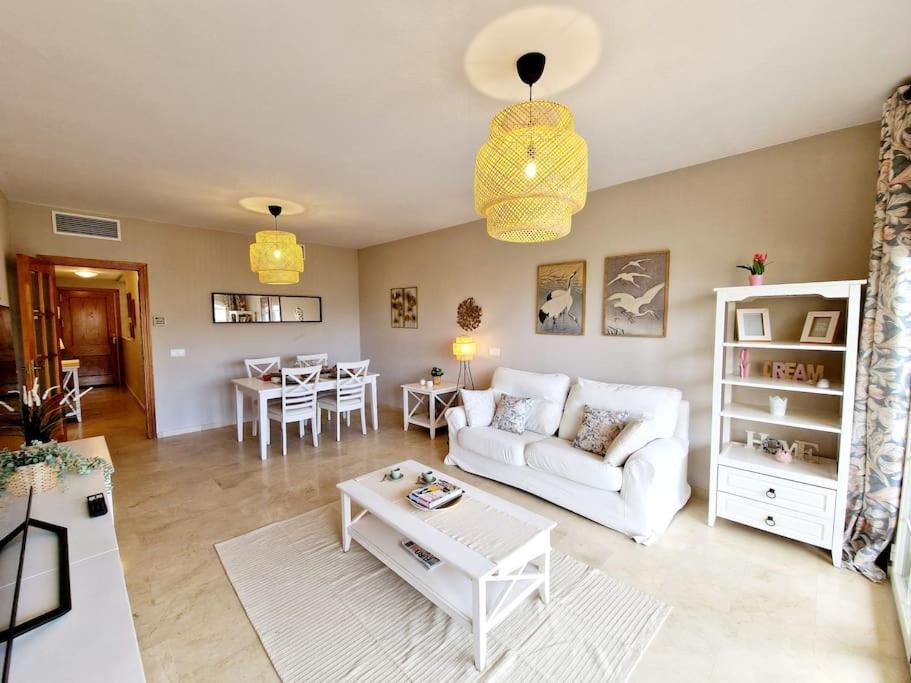 Royal Golf View: 2Br, Pools & Ac Sitio de Calahonda Exterior foto