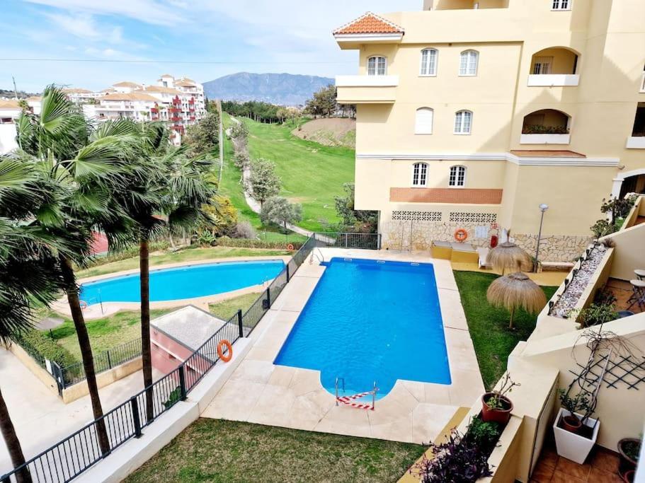 Royal Golf View: 2Br, Pools & Ac Sitio de Calahonda Exterior foto